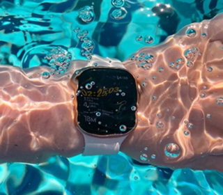 Sửa vào nước, mất cảm ứng Apple Watch