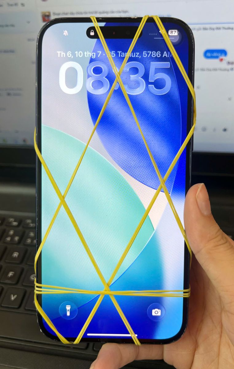 màn hình iPhone 17 Pro Max bị bể