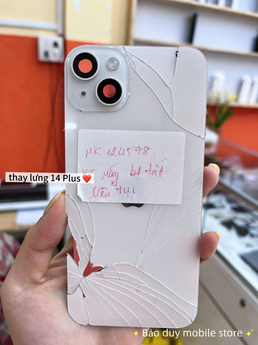Thay lưng iPhone 14 Plus Cần Thơ